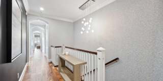1028 Bay Street Gallery 31