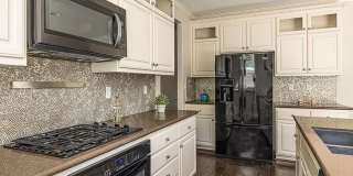 $4195.00 - Gorgeous and Ready for Move-In! Spacious 4 Br / 2.5 Ba in South Gilroy Gallery 8