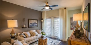 Boulevard at 3200 Gallery 6