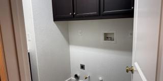 Beautiful and spacious 4 bedroom/ 2.5 bathroom home Gallery 9