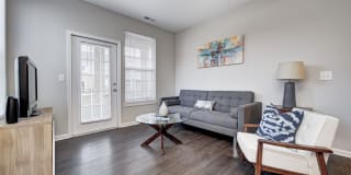 Linden Square Gallery 22