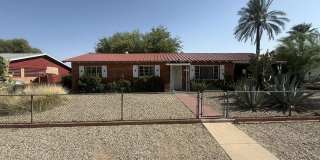 3-Bedroom, 1.5 Bath Single Family for Rent in Tucson, AZ| Modern Kitchen & Fenced backyard 3-Bedroom, 1.5 Bath Single Family for Rent in Tucson, AZ| Modern Kitchen & Fenced backyard Gallery 1