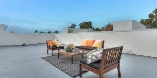 11728 Hamlin Street Gallery 22