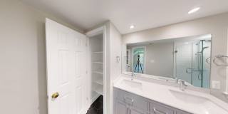 Cool Updated Historic 4/3.5 Farmhouse in Bethesda on Private, 1.5 Acre Lot Gallery 31