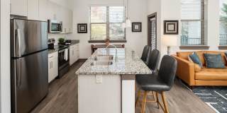 550 Northridge Gallery 6