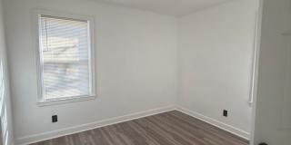 890 Charles Place Gallery 16