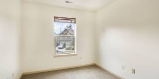 Cozy 3 Bed Home: New Carpet, Fully Fenced Yard & Near Old Mill Gallery 14