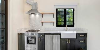 Luxurious Remodeled Home with ADU in Valley Village Gallery 17