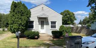 2 BR/1.5 Bath Single Family Home In Goshen! Gallery 1