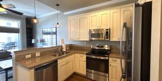 230 S Tryon - T.R. Lawing Realty Property Gallery 4