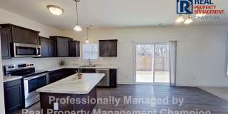 Spacious Home with Fenced Back Yard Convenient to Camp Lejeune Gallery 11
