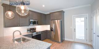 Luxury 2BR townhome in the heart of Murfreesboro- neighborhood pool, hi-speed internet included! Gallery 4