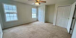 Conveniently Located Duplex! Gallery 7