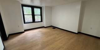 Beautiful 3 Bedroom, 2 Bathroom Home with Private Drive and Large Yard! Gallery 6