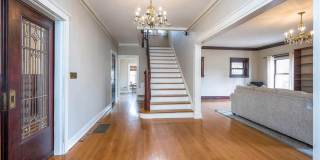 Historic Mid-Town Home with Room to Roam! Gallery 4