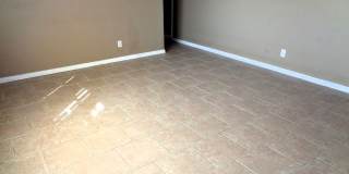 Nice Single Level Northeast Duplex With Refrigerated Air Located In Quiet Neighborhood Gallery 3