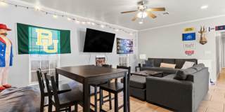 5 bed 4 bath near campus! Gallery 7