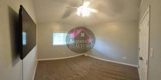 Spacious 4 bedroom home! Gallery 7