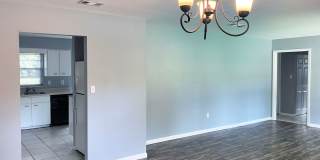Lovely 3 Bedroom Home in Northwood - Fenced-in Yard Gallery 9