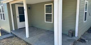 2 Bedroom 1 Bath walking distance to downtown in Amazing Neighborhood Gallery 3