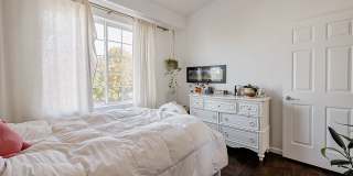 Available now!!Welcome to this charming 2-bedroom, 2-bathroom Condo in Sterling Heights, MI. Gallery 13