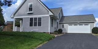 Fenced Yard with 2 Car Garage! 3 Bedroom, 2 Bath House Gallery 1