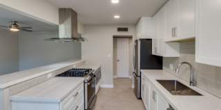 4 Bedroom, 3 Baths, includes 2 Master Suites Just 1-Mile from ASU Gallery 14