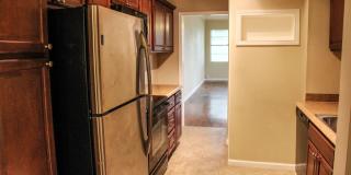 2 BEDROOM - MAHNCKE PARK Gallery 4