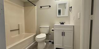 1 Bedroom, 1 Bathroom Townhouse in High Point! Gallery 15