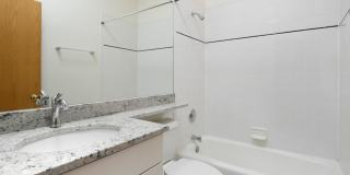 4 Bedroom, 3 Bathroom Impressive Lincoln Park Duplex Gallery 6