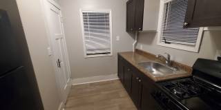 2 Bedroom, 1 Bathroom home with large garage Gallery 14
