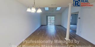 Upper Level Condo in Holton Place w/Community Pool Gallery 4