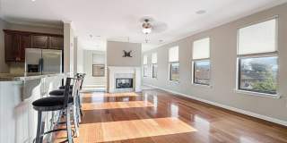 Spacious 2BR Condo in Downtown Memphis with 2-Car Garage Gallery 1