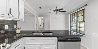 221 Azalea Lane Gallery 9