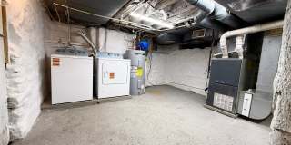 Updated 4BR / 2 Bath Home with off-street parking! Gallery 41