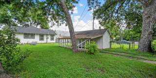 Beautifully Updated 2/2 Cottage - Available now! Gallery 22