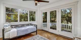602 E Victory Drive Gallery 29