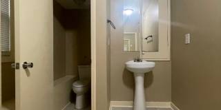 Adorable 2 Bedroom 1 Bath Apartment.Located in the Cotswold Area Gallery 11