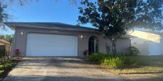 Beautiful 2 Bed • 2 Bath Single-Family Home in Beacon Groves Gallery 1