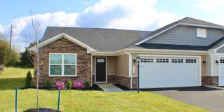 Beautiful duplex with a double car garage! - 105 South Peak Dr. Gallery 1