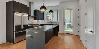 Stunning Salemtown Townhome With Fenced In Yard Stunning Salemtown Townhome With Fenced In Yard Gallery 8