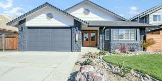Beautiful Waterfront Single Story Home Gallery 1