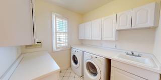 Spacious 4-bedroom 4.5 bath Home in a Gated Complex Gallery 64