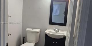 3389 NE 4th St Gallery 16