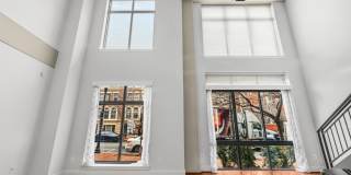 520 JOHN CARLYLE Street Gallery 12