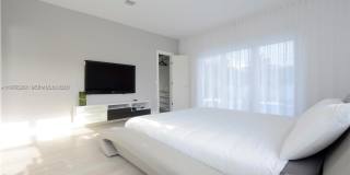 880 N Venetian Dr Gallery 20