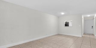 2510 Riverside Drive Gallery 22
