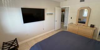 22 Tulip Avenue Gallery 18