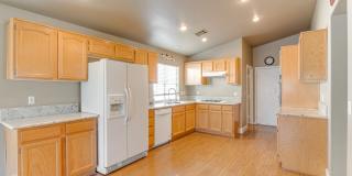 WONDERFUL 3 BEDROOM PLUS DEN 1 STORY HOME. CASITA WITH OWN BATHROOM! GATED COMMUNITY! Gallery 12