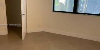 2225 North Cypress Bend Drive Gallery 5